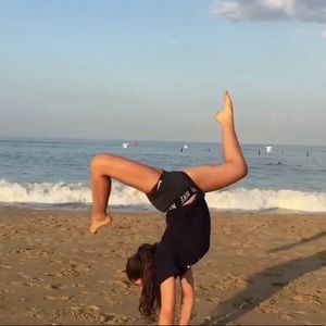 Meet your Posher, Mia